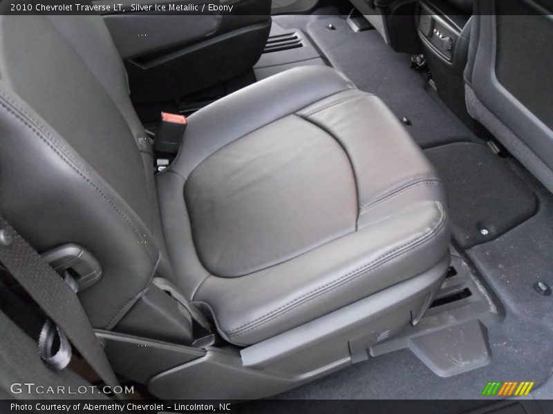Silver Ice Metallic / Ebony 2010 Chevrolet Traverse LT