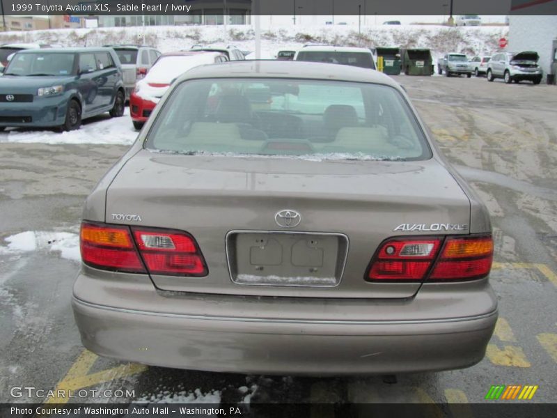 Sable Pearl / Ivory 1999 Toyota Avalon XLS