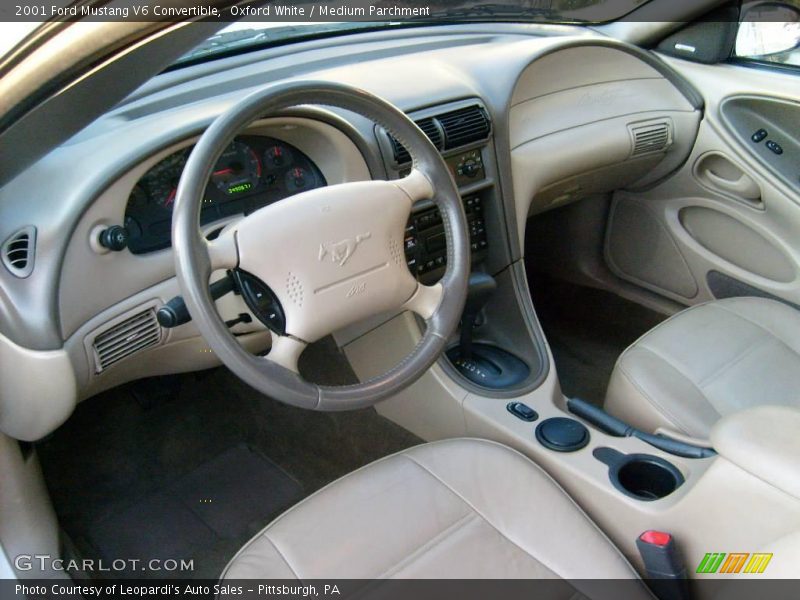 Oxford White / Medium Parchment 2001 Ford Mustang V6 Convertible