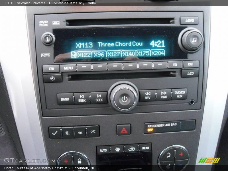 Silver Ice Metallic / Ebony 2010 Chevrolet Traverse LT