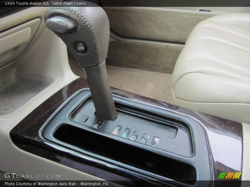 Sable Pearl / Ivory 1999 Toyota Avalon XLS