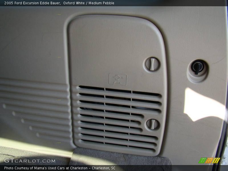Oxford White / Medium Pebble 2005 Ford Excursion Eddie Bauer