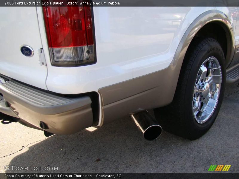 Oxford White / Medium Pebble 2005 Ford Excursion Eddie Bauer