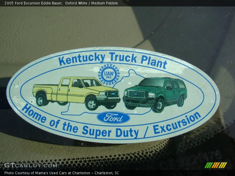 Oxford White / Medium Pebble 2005 Ford Excursion Eddie Bauer