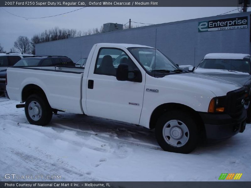 Oxford White Clearcoat / Medium Flint 2007 Ford F250 Super Duty XL Regular Cab