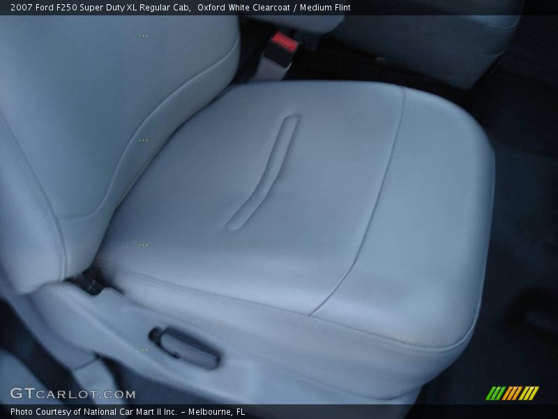 Oxford White Clearcoat / Medium Flint 2007 Ford F250 Super Duty XL Regular Cab