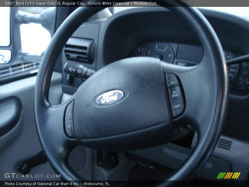 Oxford White Clearcoat / Medium Flint 2007 Ford F250 Super Duty XL Regular Cab