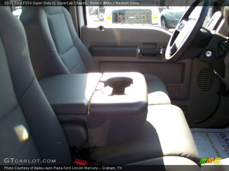 Oxford White / Medium Stone 2010 Ford F350 Super Duty XL SuperCab Chassis