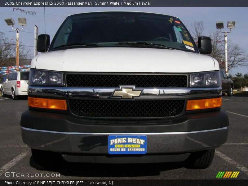 Summit White / Medium Pewter 2009 Chevrolet Express LS 3500 Passenger Van
