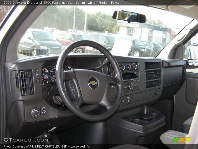 Summit White / Medium Pewter 2009 Chevrolet Express LS 3500 Passenger Van