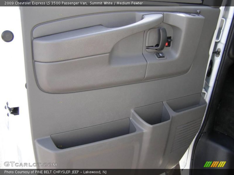 Summit White / Medium Pewter 2009 Chevrolet Express LS 3500 Passenger Van