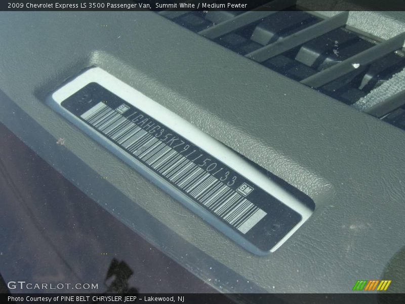 Summit White / Medium Pewter 2009 Chevrolet Express LS 3500 Passenger Van