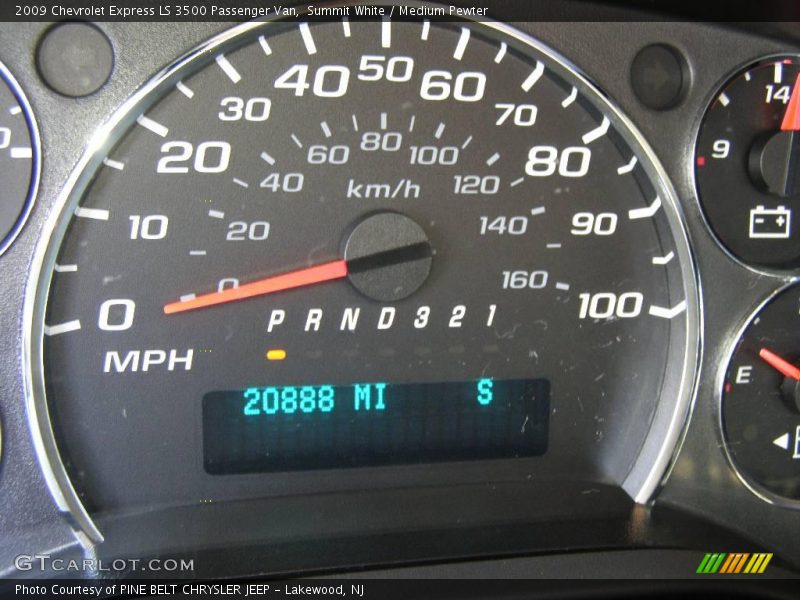 Summit White / Medium Pewter 2009 Chevrolet Express LS 3500 Passenger Van