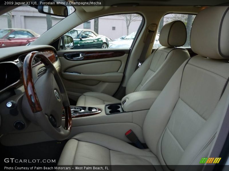 Porcelain White / Champagne/Mocha 2009 Jaguar XJ XJ8