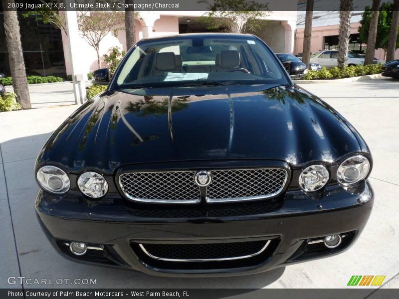 Ultimate Black / Champagne/Charcoal 2009 Jaguar XJ XJ8