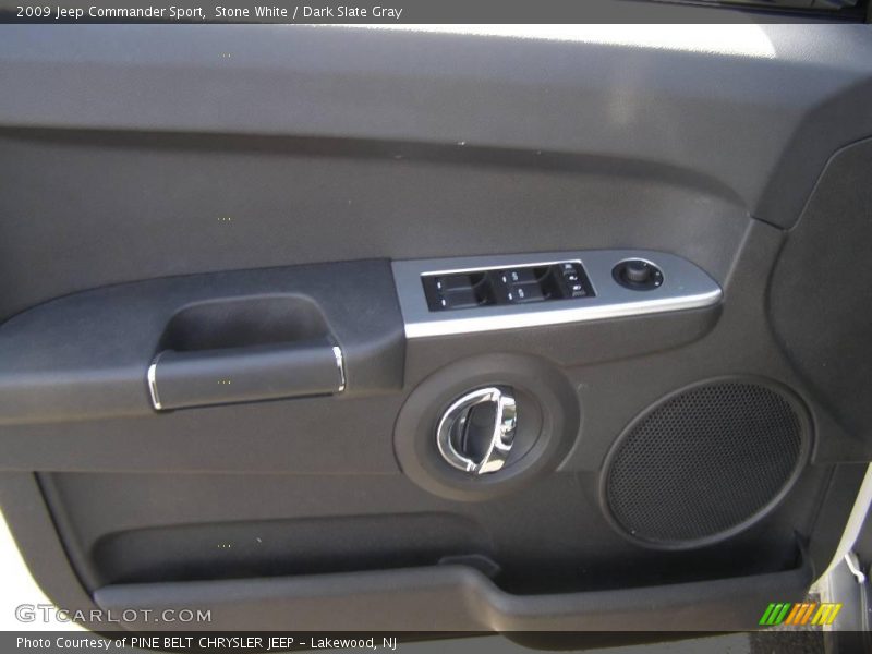 Stone White / Dark Slate Gray 2009 Jeep Commander Sport