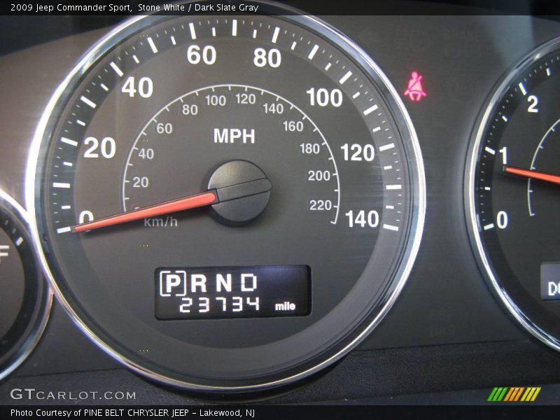 Stone White / Dark Slate Gray 2009 Jeep Commander Sport