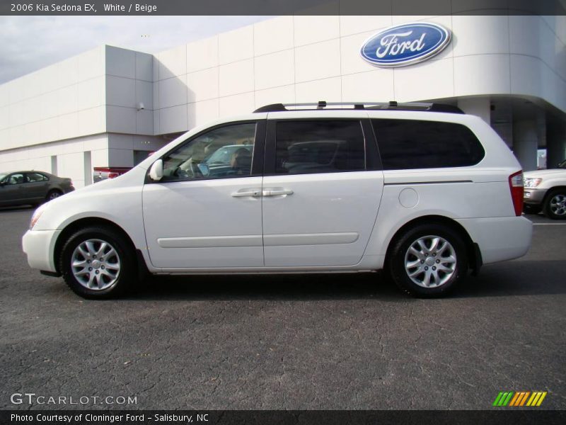 White / Beige 2006 Kia Sedona EX