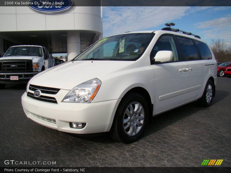 White / Beige 2006 Kia Sedona EX