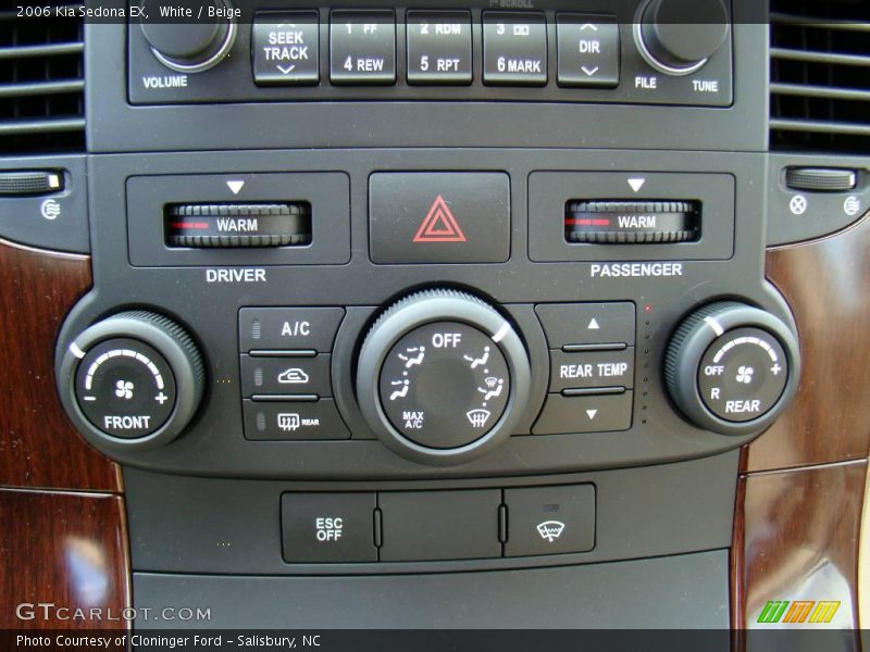 White / Beige 2006 Kia Sedona EX