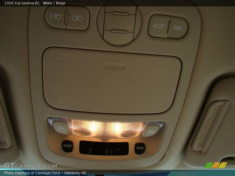 White / Beige 2006 Kia Sedona EX