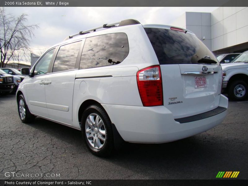 White / Beige 2006 Kia Sedona EX