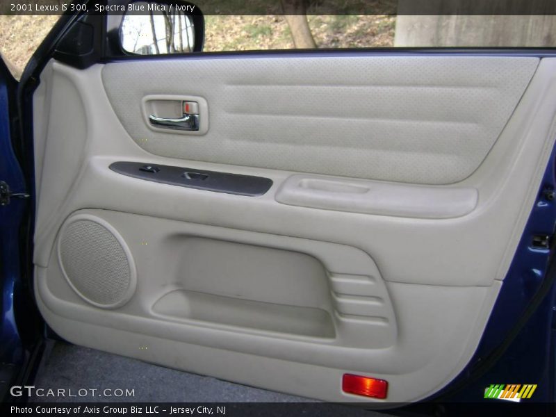 Spectra Blue Mica / Ivory 2001 Lexus IS 300