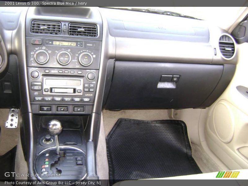 Spectra Blue Mica / Ivory 2001 Lexus IS 300