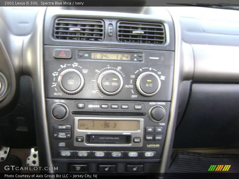 Spectra Blue Mica / Ivory 2001 Lexus IS 300