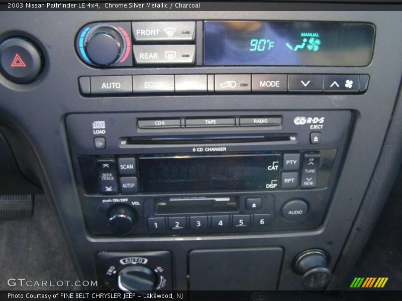 Chrome Silver Metallic / Charcoal 2003 Nissan Pathfinder LE 4x4