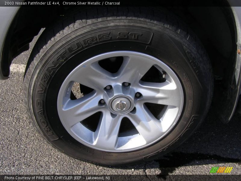 Chrome Silver Metallic / Charcoal 2003 Nissan Pathfinder LE 4x4