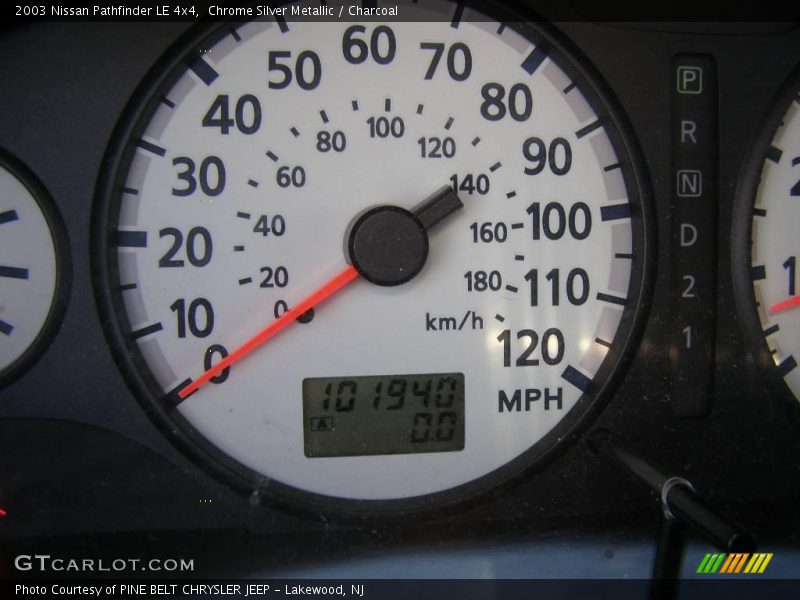 Chrome Silver Metallic / Charcoal 2003 Nissan Pathfinder LE 4x4