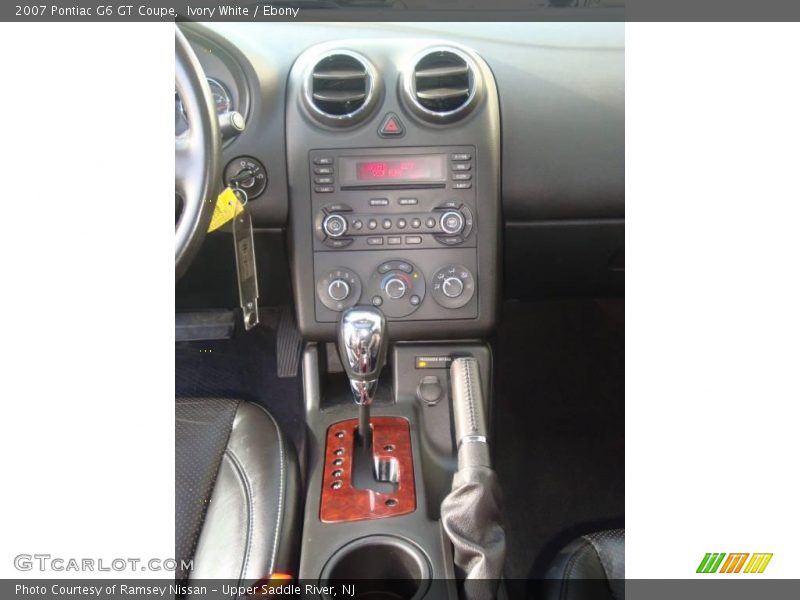 Ivory White / Ebony 2007 Pontiac G6 GT Coupe