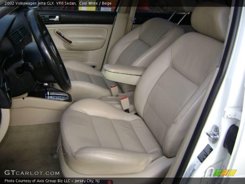 Cool White / Beige 2002 Volkswagen Jetta GLX  VR6 Sedan
