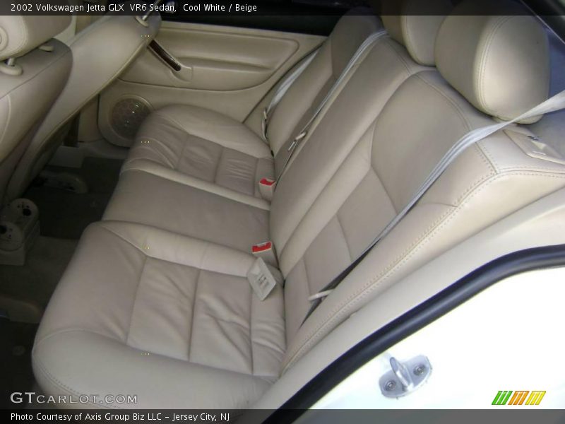 Cool White / Beige 2002 Volkswagen Jetta GLX  VR6 Sedan