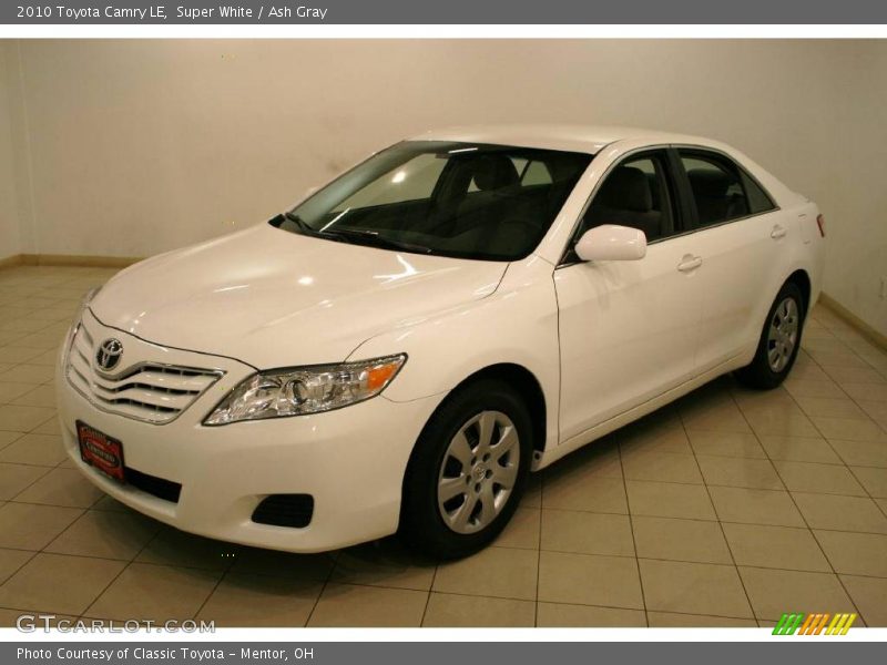 Super White / Ash Gray 2010 Toyota Camry LE