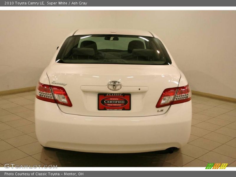 Super White / Ash Gray 2010 Toyota Camry LE
