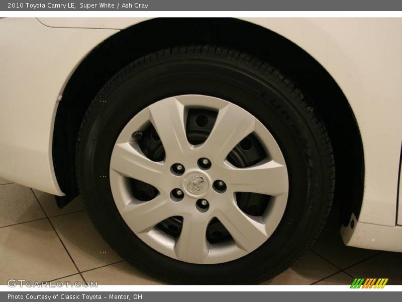 Super White / Ash Gray 2010 Toyota Camry LE