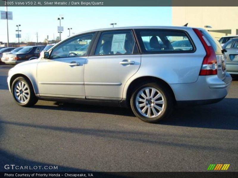 Silver Metallic / Dark Beige/Quartz 2005 Volvo V50 2.4i