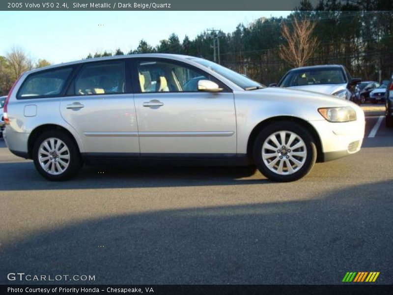 Silver Metallic / Dark Beige/Quartz 2005 Volvo V50 2.4i