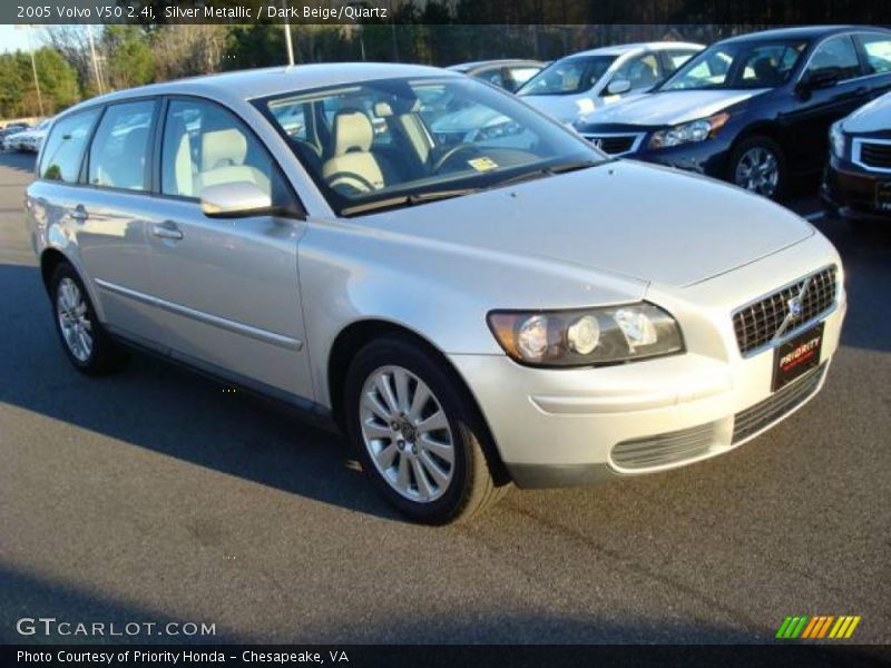 Silver Metallic / Dark Beige/Quartz 2005 Volvo V50 2.4i