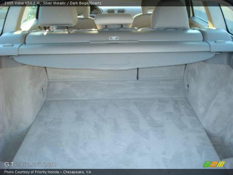 Silver Metallic / Dark Beige/Quartz 2005 Volvo V50 2.4i