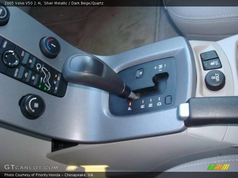 Silver Metallic / Dark Beige/Quartz 2005 Volvo V50 2.4i