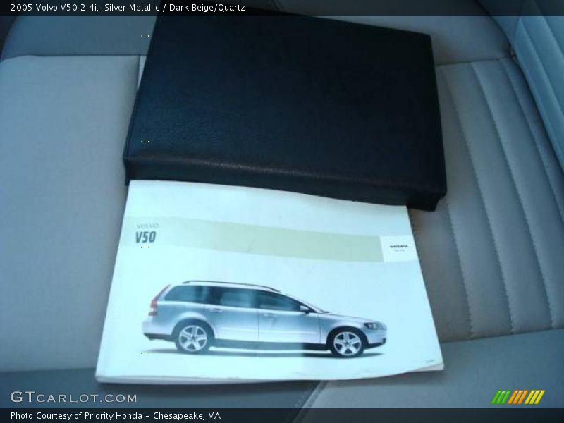 Silver Metallic / Dark Beige/Quartz 2005 Volvo V50 2.4i