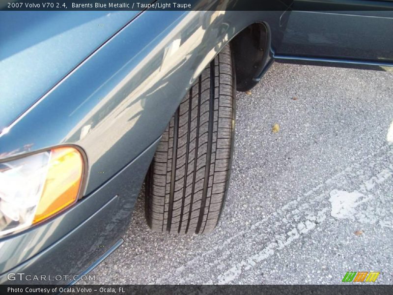 Barents Blue Metallic / Taupe/Light Taupe 2007 Volvo V70 2.4