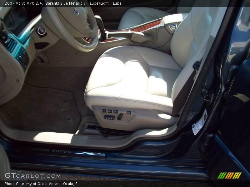 Barents Blue Metallic / Taupe/Light Taupe 2007 Volvo V70 2.4