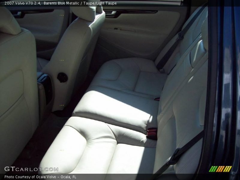 Barents Blue Metallic / Taupe/Light Taupe 2007 Volvo V70 2.4