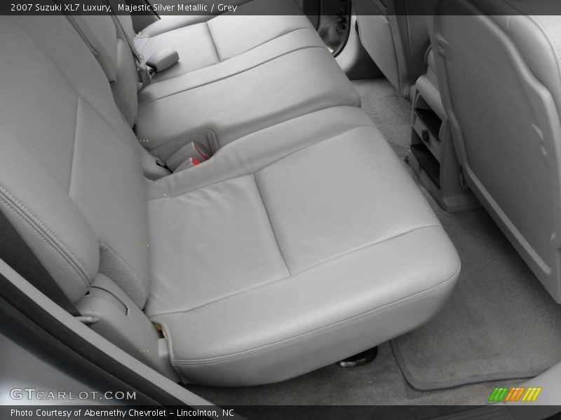 Majestic Silver Metallic / Grey 2007 Suzuki XL7 Luxury