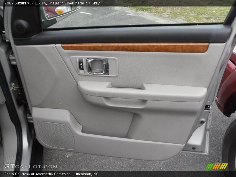 Majestic Silver Metallic / Grey 2007 Suzuki XL7 Luxury