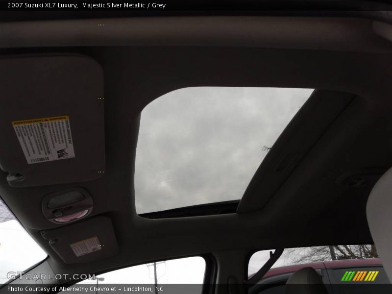 Majestic Silver Metallic / Grey 2007 Suzuki XL7 Luxury